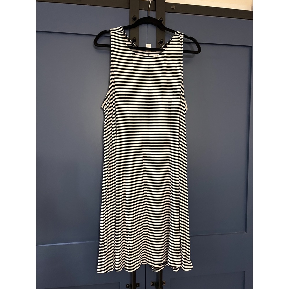 LIGHTLY WORN OLD NAVY SWING DRESS